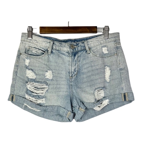 Articles of Society Light Wash Jimmy Rolled Hem Distressed Denim Shorts 27 - Picture 4 of 7